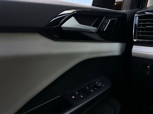 Used 2025 Volkswagen Taos S image 19