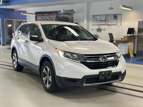 Used 2017 Honda CR-V LX image 3
