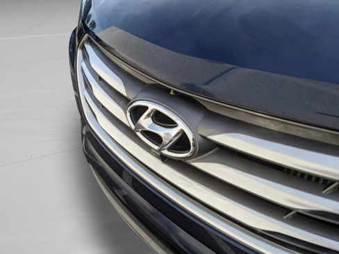 Used 2018 Hyundai Santa Fe Sport image 22