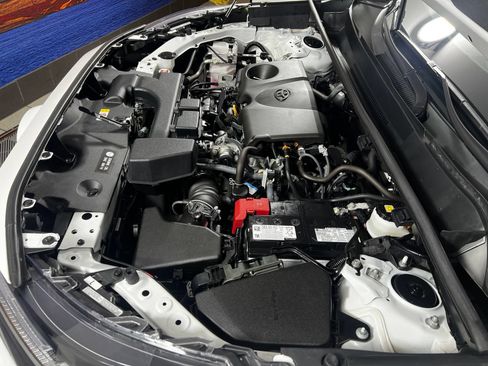 Certified 2025 Toyota RAV4 XLE AWD/4WD image 11