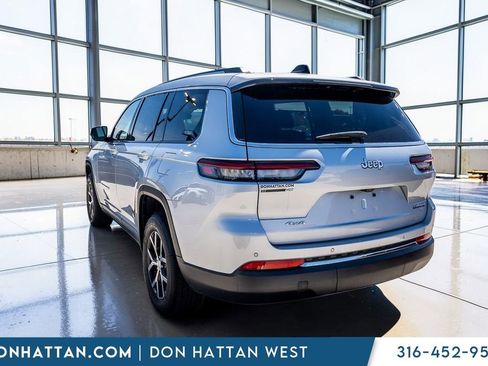 Used 2023 Jeep Grand Cherokee L Limited w/ Trailer Tow Group (B) AWD/4WD image 28
