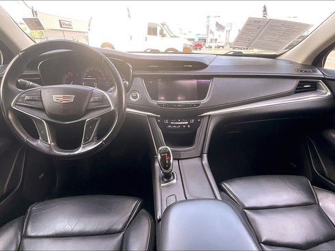 Used 2018 Cadillac XT5 Luxury w/ LPO, Wheel Lock Package FWD image 16