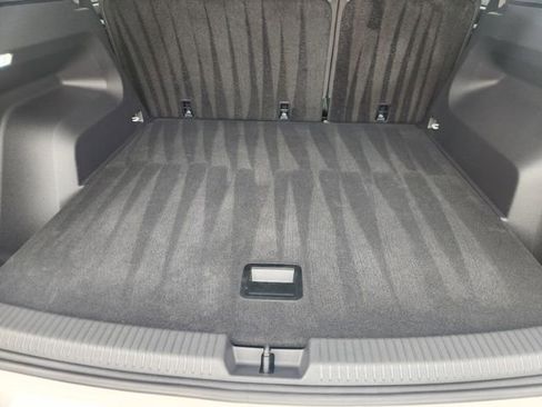 Used 2025 Volkswagen Atlas Cross Sport SE FWD image 33