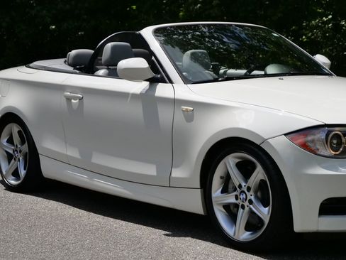 Used 2011 BMW 135i Convertible RWD image 50