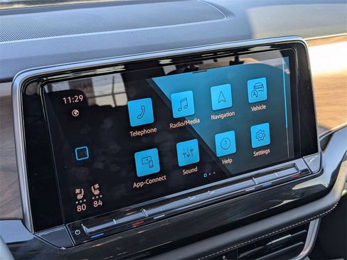 Used 2025 Volkswagen Atlas SE image 23