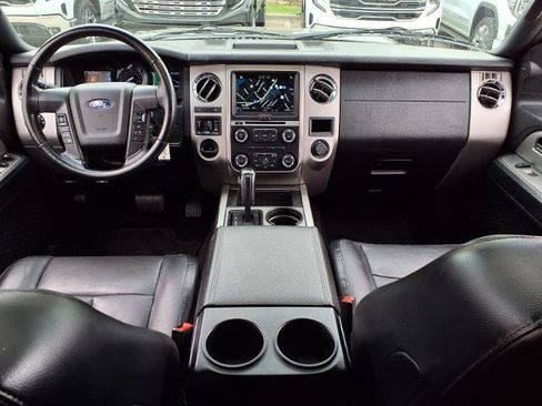 Used 2016 Ford Expedition XLT w/ Equipment Group 202A image 4