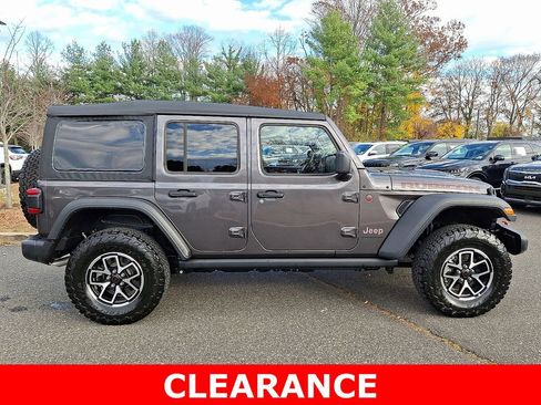 Used 2025 Jeep Wrangler Rubicon image 7