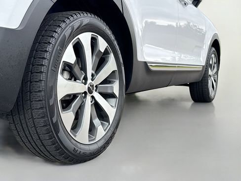 Used 2022 Kia Telluride EX w/ EX Premium Package FWD image 17