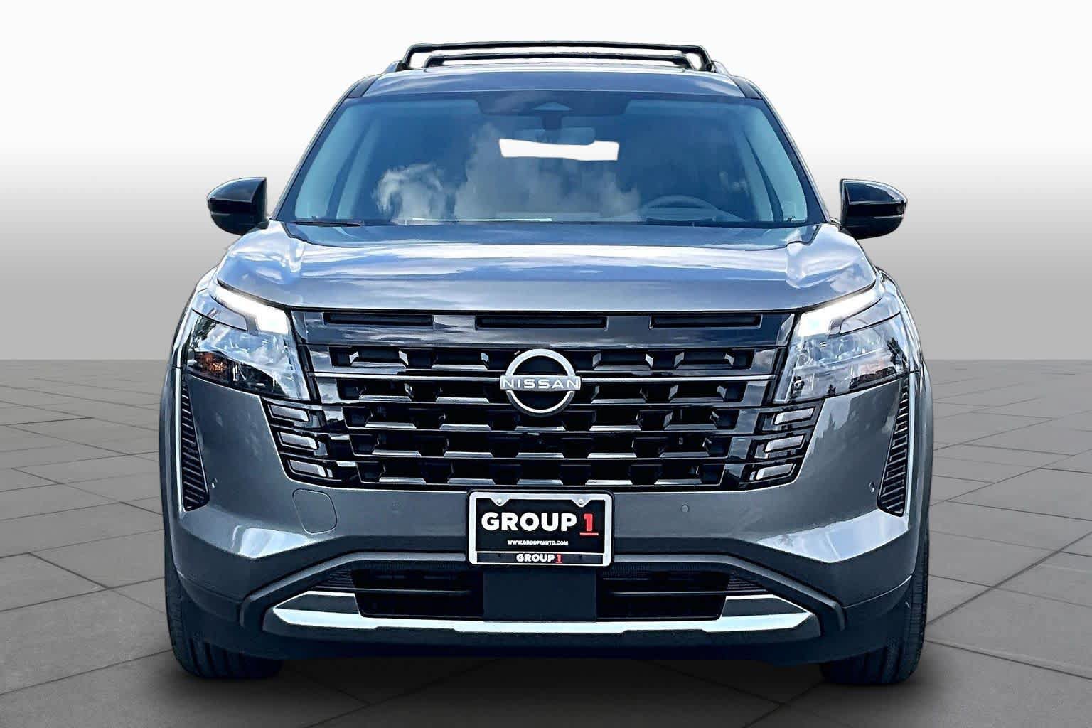 New 2026 Nissan Pathfinder Platinum FWD image 3
