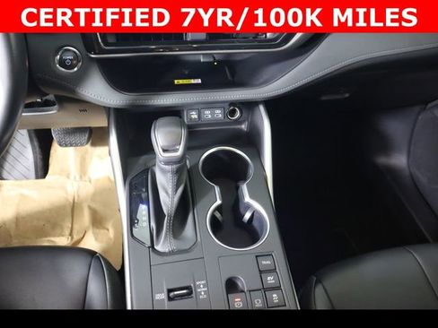 Used 2023 Toyota Highlander XLE image 26