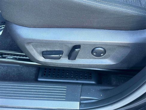 Certified 2023 Nissan Rogue SV image 19