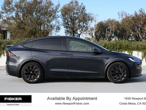 Used 2024 Tesla Model X image 4