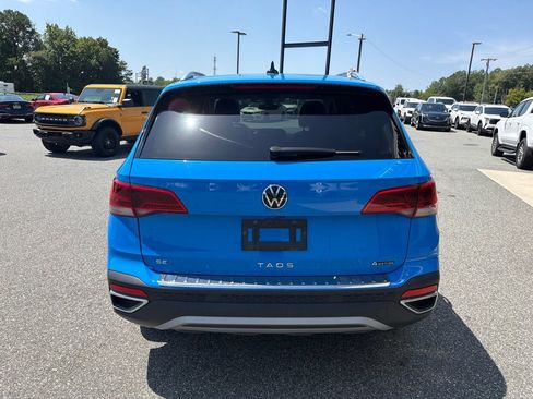 Used 2023 Volkswagen Taos SE w/ Panoramic Sunroof Package AWD/4WD image 6