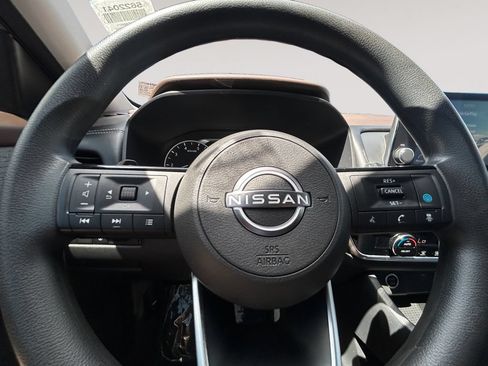 Used 2022 Nissan Rogue SV AWD/4WD image 12