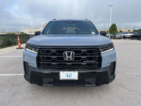 Certified 2026 Honda Pilot Black Edition image 2