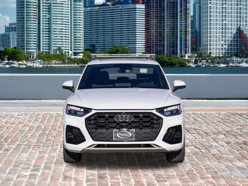 Used 2025 Audi Q5 2.0T Premium image 2