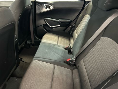 Used 2020 Kia Soul S FWD image 5