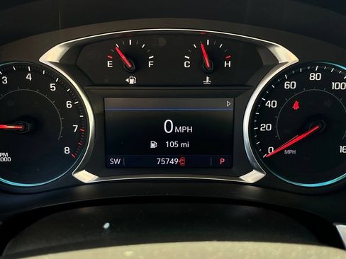 Used 2021 Chevrolet Traverse LT FWD image 16