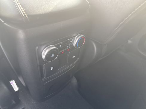 Used 2023 Ford Explorer Limited image 13