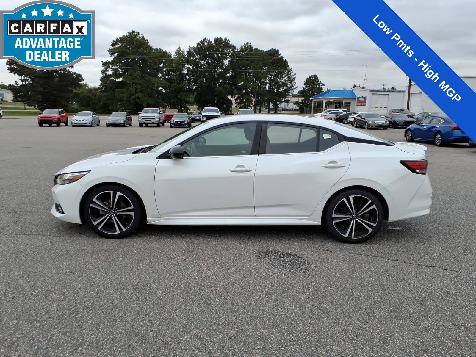 Used 2020 Nissan Sentra SR FWD image 2