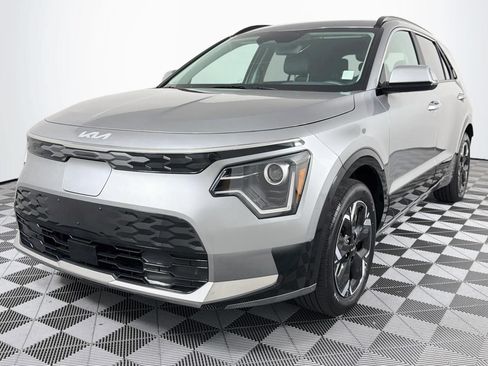 Used 2025 Kia Niro Wind w/ Wind Preserve Package FWD image 5