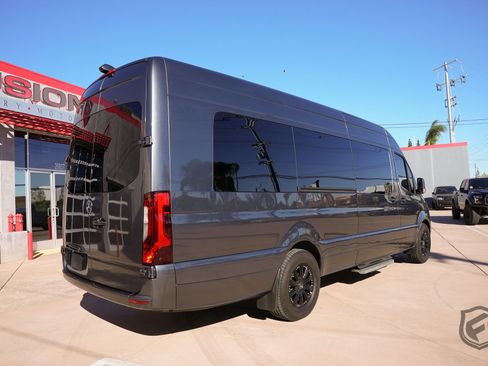 Used 2020 Mercedes-Benz Sprinter 2500 image 9