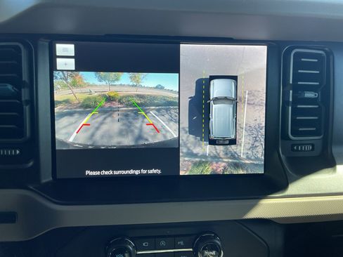 Used 2023 Ford Bronco Wildtrak image 30