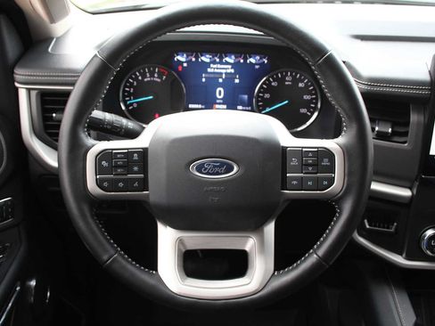 Used 2022 Ford Expedition XLT RWD image 36