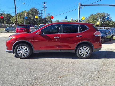 Used 2014 Nissan Rogue S w/ S Family Package image 4