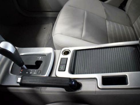 Used 2010 Volvo S40 2.4i image 25