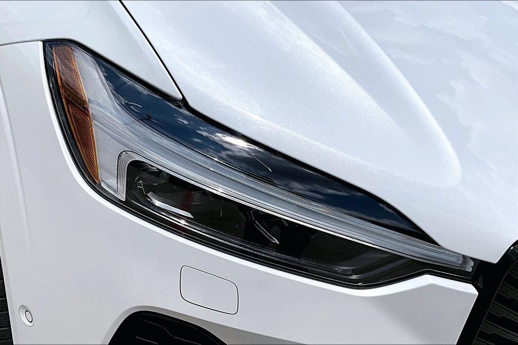 Certified 2026 Volvo XC60 B5 Ultra AWD/4WD image 39