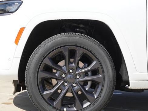 New 2026 Jeep Grand Cherokee Limited image 5