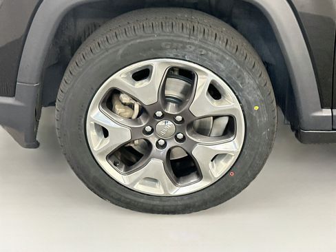 Used 2020 Jeep Compass Limited AWD/4WD image 34