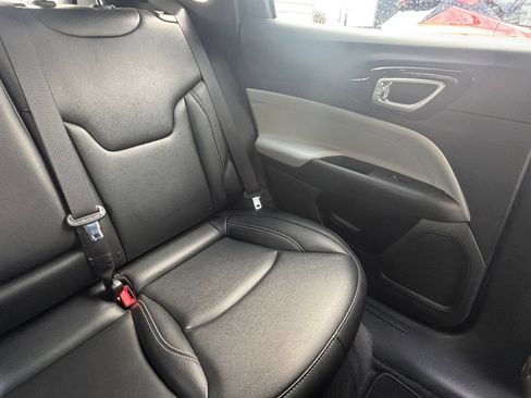 Used 2025 Jeep Compass Limited AWD/4WD image 36