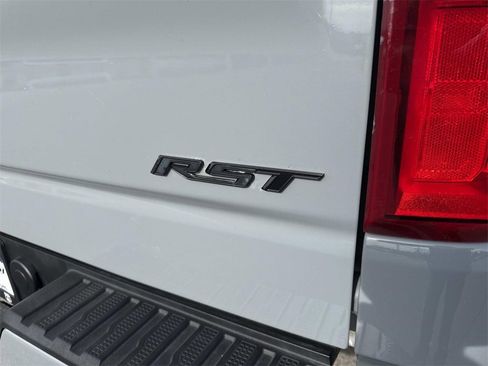 Used 2024 Chevrolet Silverado 1500 RST w/ Z71 Off-Road Package image 5