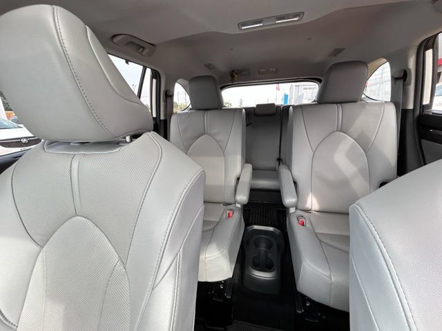 Used 2021 Toyota Highlander Limited AWD/4WD image 44
