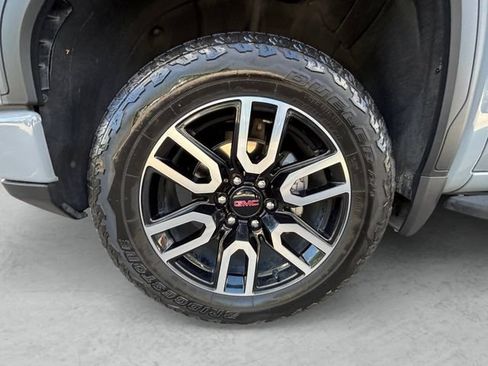 Used 2024 GMC Sierra 1500 AT4 w/ Technology Package AWD/4WD image 29