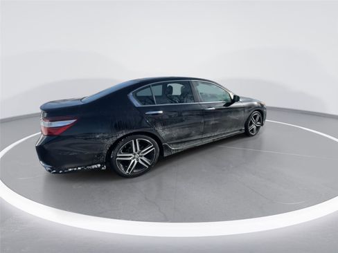 Used 2016 Honda Accord Sport image 4
