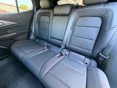 Used 2025 Chevrolet Equinox EV LT w/ Convenience Package image 16