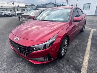 Used 2022 Hyundai Elantra Limited w/ Preferred Accessory Package FWD video 1