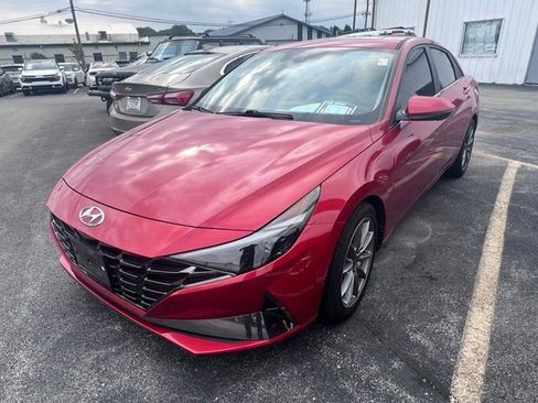 Used 2022 Hyundai Elantra Limited w/ Preferred Accessory Package FWD image 1