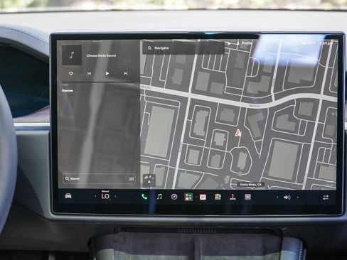Used 2023 Tesla Model X AWD/4WD image 13