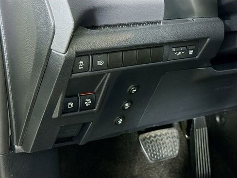 Used 2024 Toyota Sienna XSE w/ XSE Plus Package AWD/4WD image 21