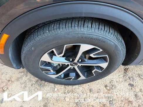 Certified 2024 Kia Sportage EX FWD image 4