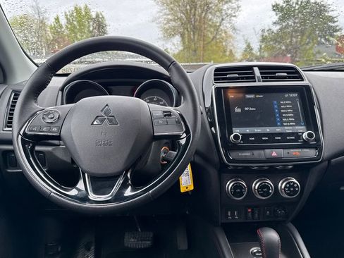 Used 2025 Mitsubishi Outlander Sport ES AWD/4WD image 14