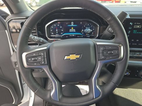 Used 2024 Chevrolet Silverado 1500 LT AWD/4WD image 12