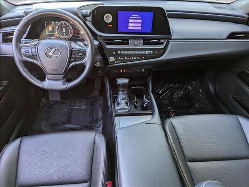 Certified 2024 Lexus ES 250 w/ Premium Package image 17