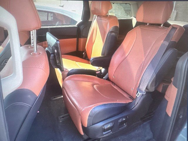 Used 2022 Kia Carnival SX Prestige w/ Paint Protection Package FWD image 7