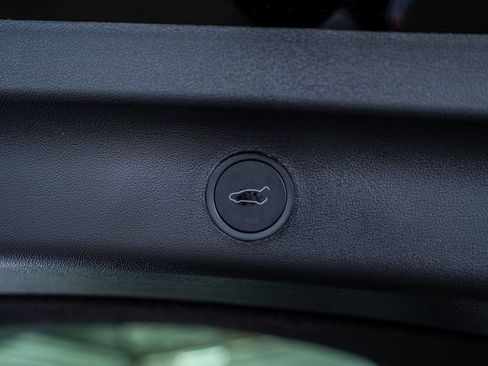 Used 2025 Tesla Model Y Long Range image 52