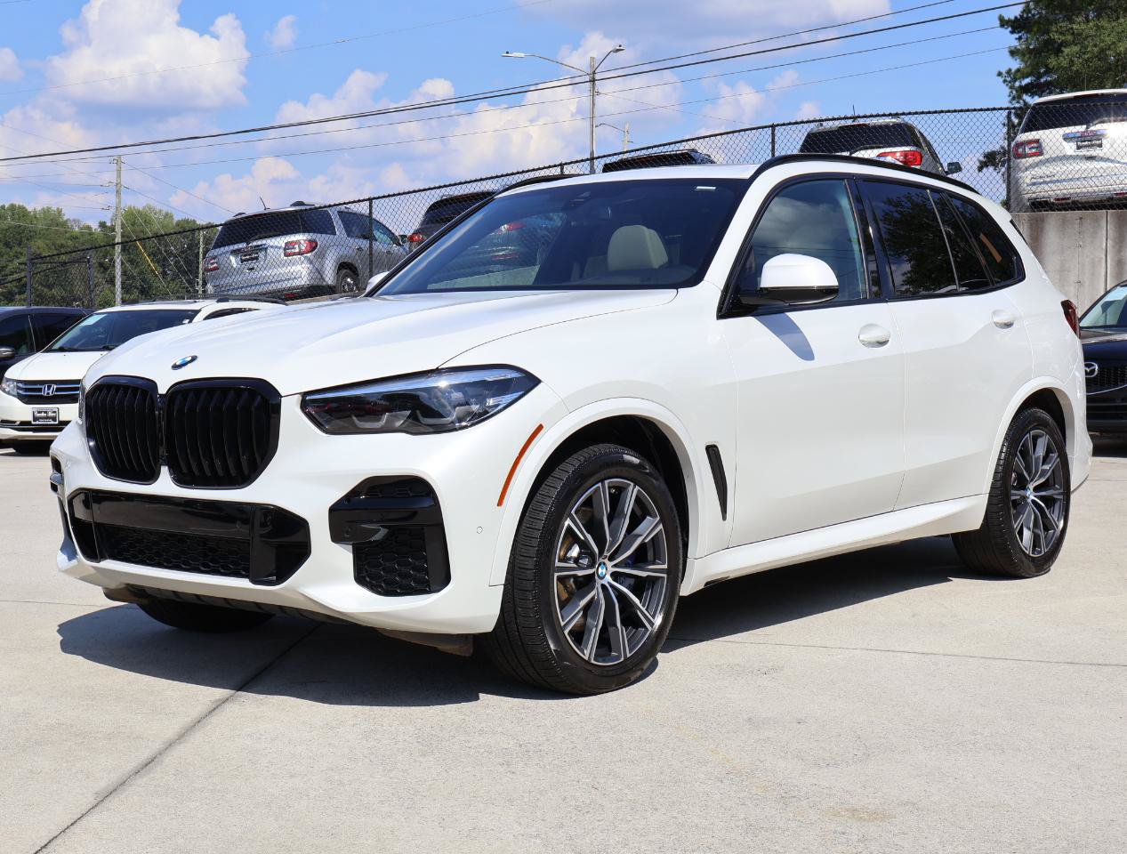Used 2022 BMW X5 xDrive40i w/ M Sport Package AWD/4WD image 34